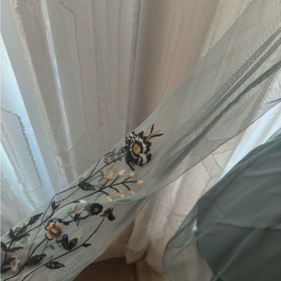 Floral embroidered dress - Picture 6 of 8